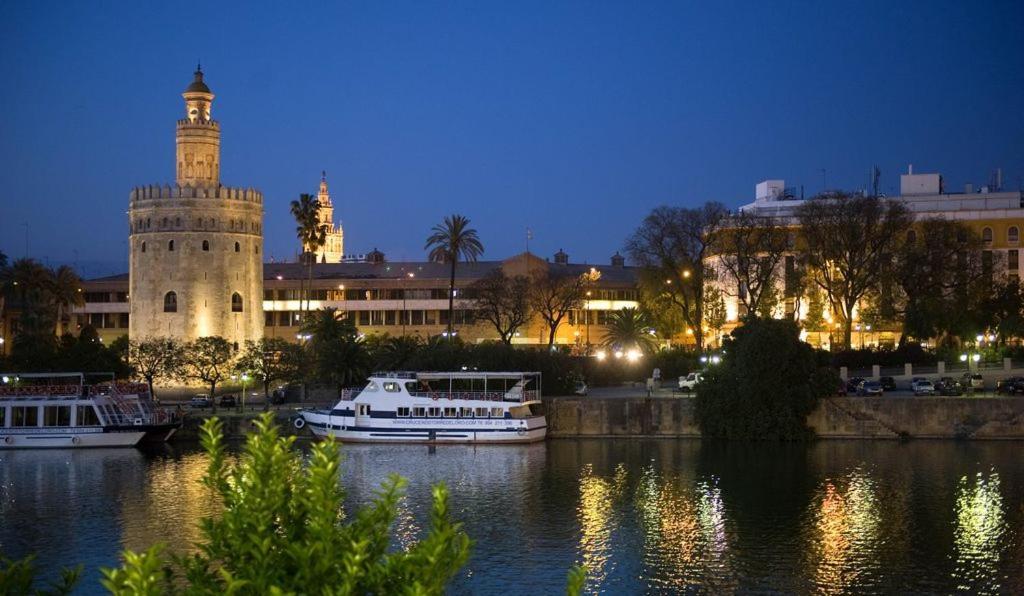 Epicenter II Nuevo Y Lujoso Apto Parking Gratis Perfecta Ubicacion Sevilla Eksteriør billede