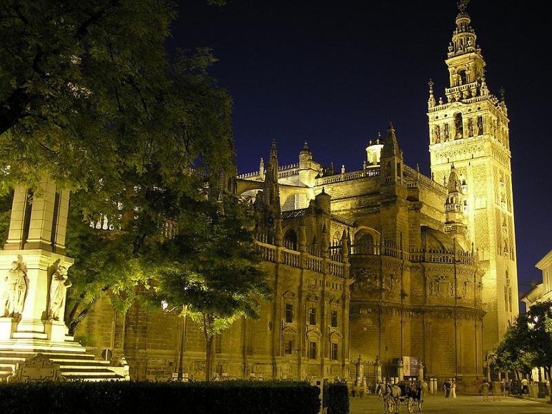 Epicenter II Nuevo Y Lujoso Apto Parking Gratis Perfecta Ubicacion Sevilla Eksteriør billede